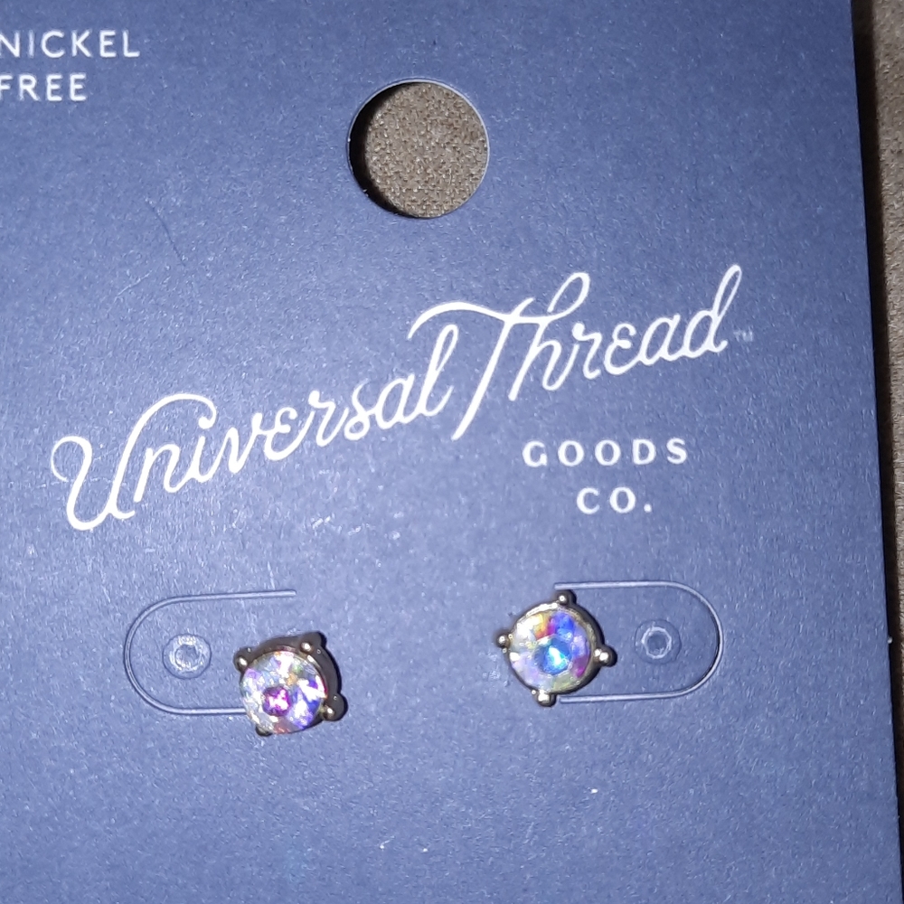 FREE Universal thread earrings